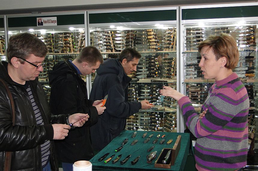 Марина - персональная выставка- продажа ножей Мастерской Чебуркова в магазине Русские Ножи